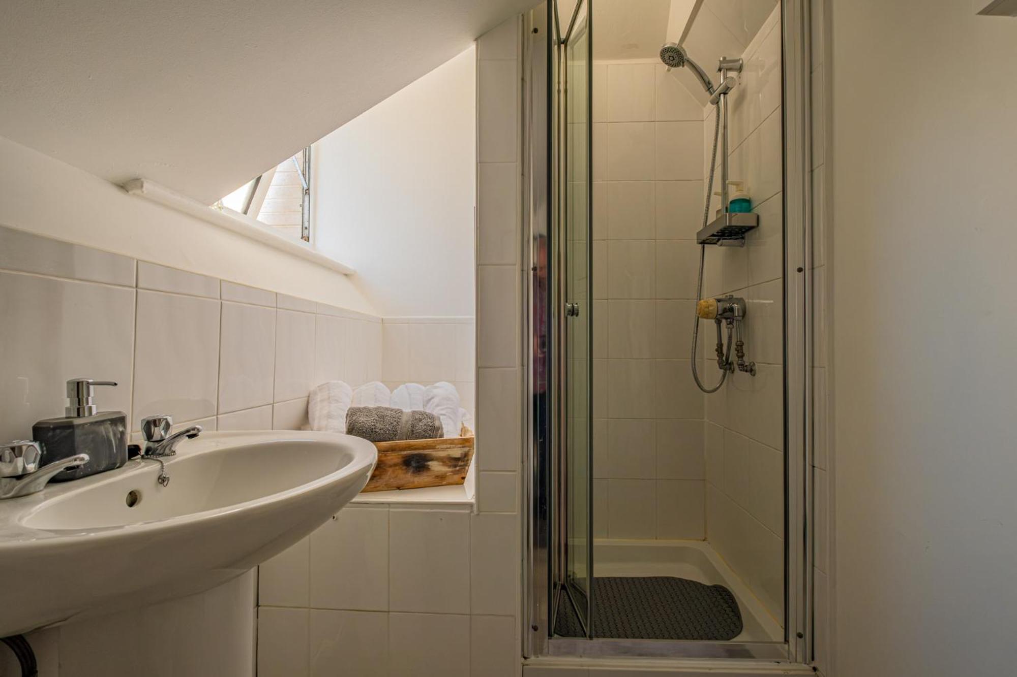Castleview Coastal Comfort With 2 Parking Spaces Oystermouth Dış mekan fotoğraf