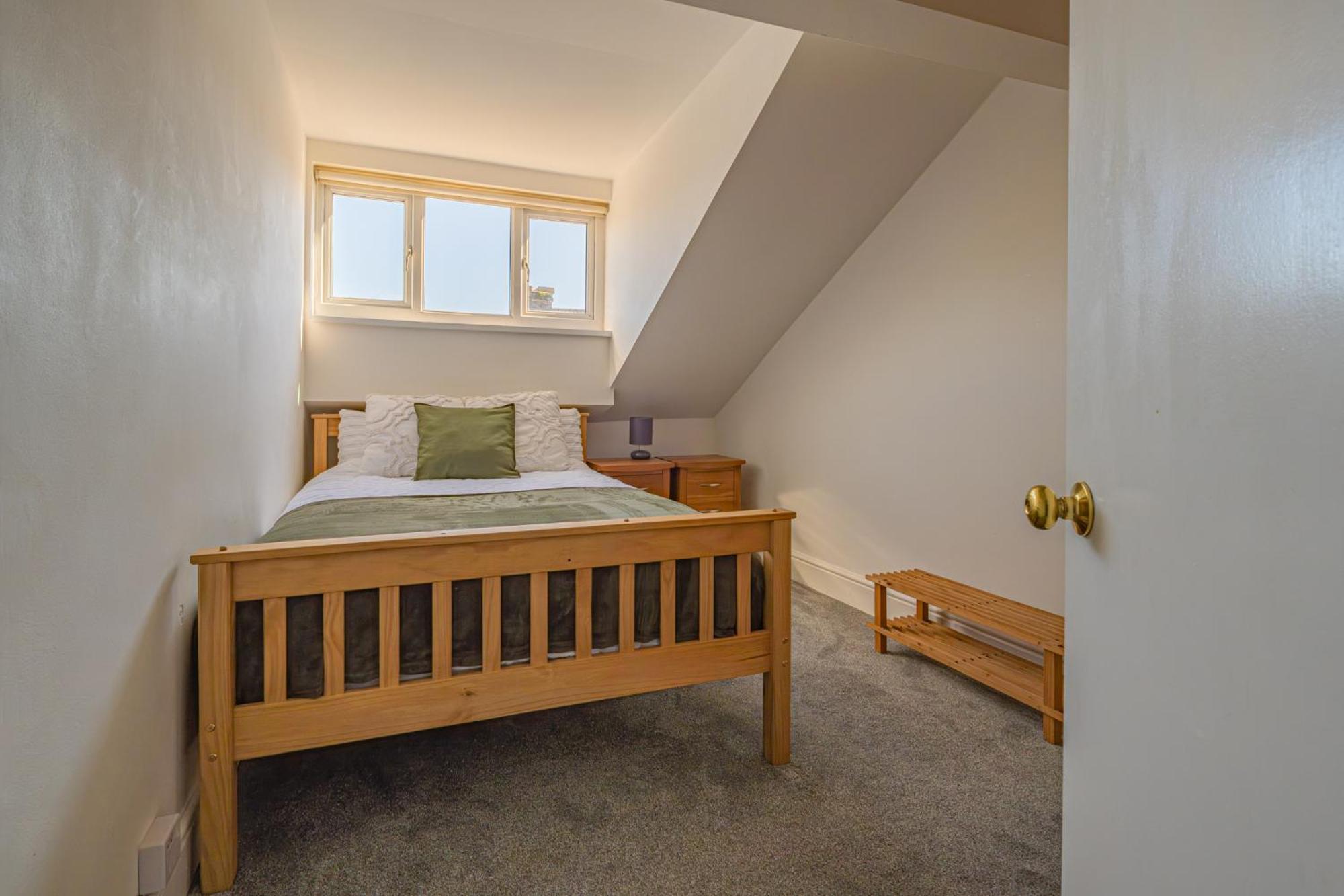 Castleview Coastal Comfort With 2 Parking Spaces Oystermouth Dış mekan fotoğraf